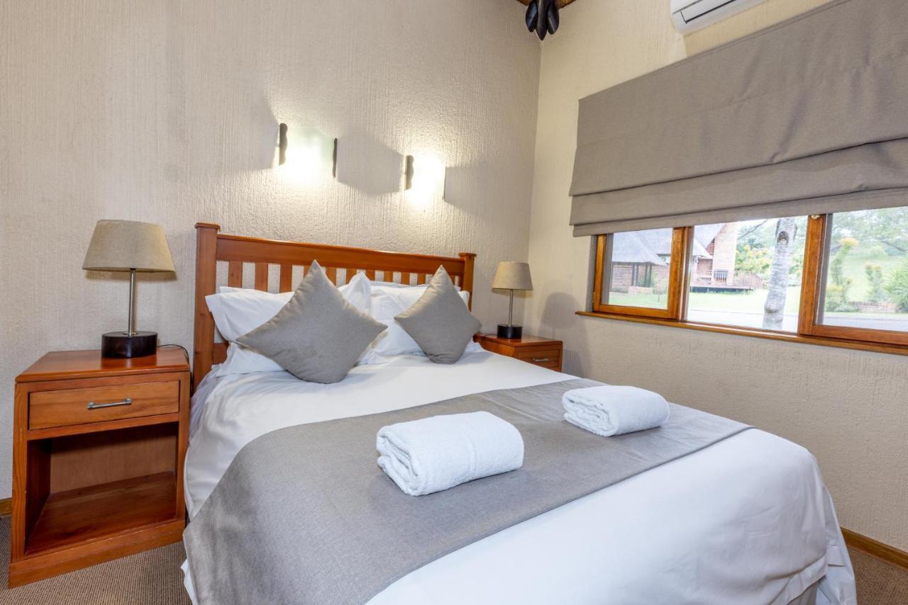 Legend Safaris 257A - In Kruger Park Lodge Hazyview Exteriör bild
