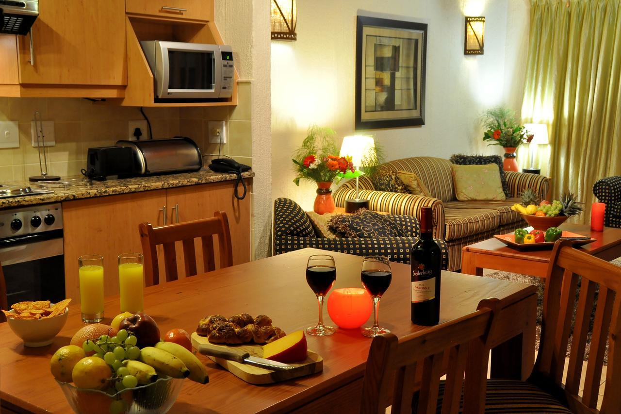 Legend Safaris 257A - In Kruger Park Lodge Hazyview Exteriör bild