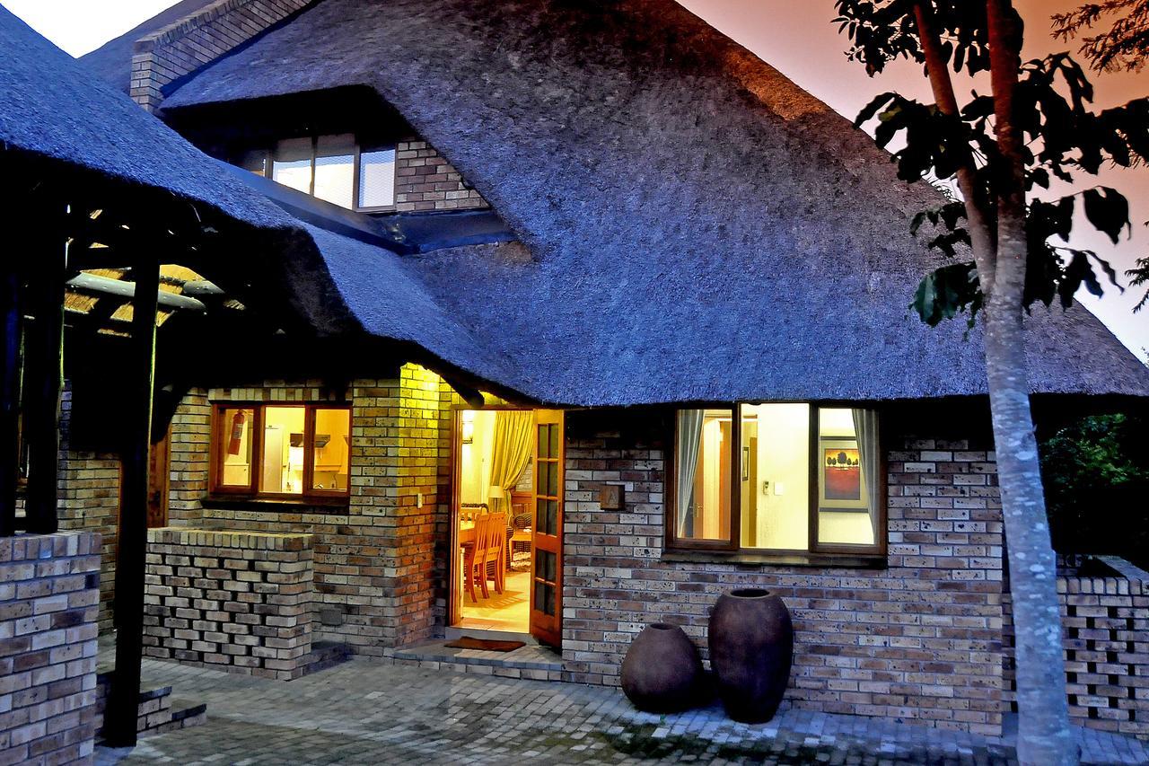 Legend Safaris 257A - In Kruger Park Lodge Hazyview Exteriör bild